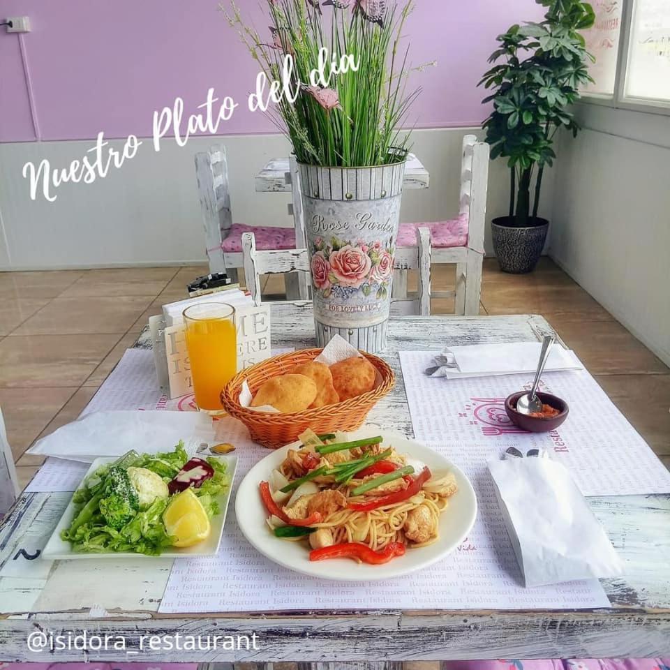 Hotel Y Restaurant Isidora Аріка Екстер'єр фото